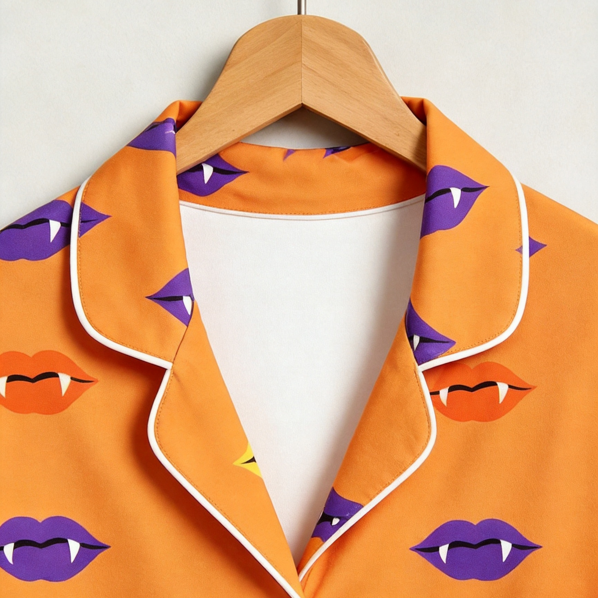 Spooky Halloween Vampire Lips & Fangs Print Matching Family Pajama Set, Button-Down Cotton Loungewear