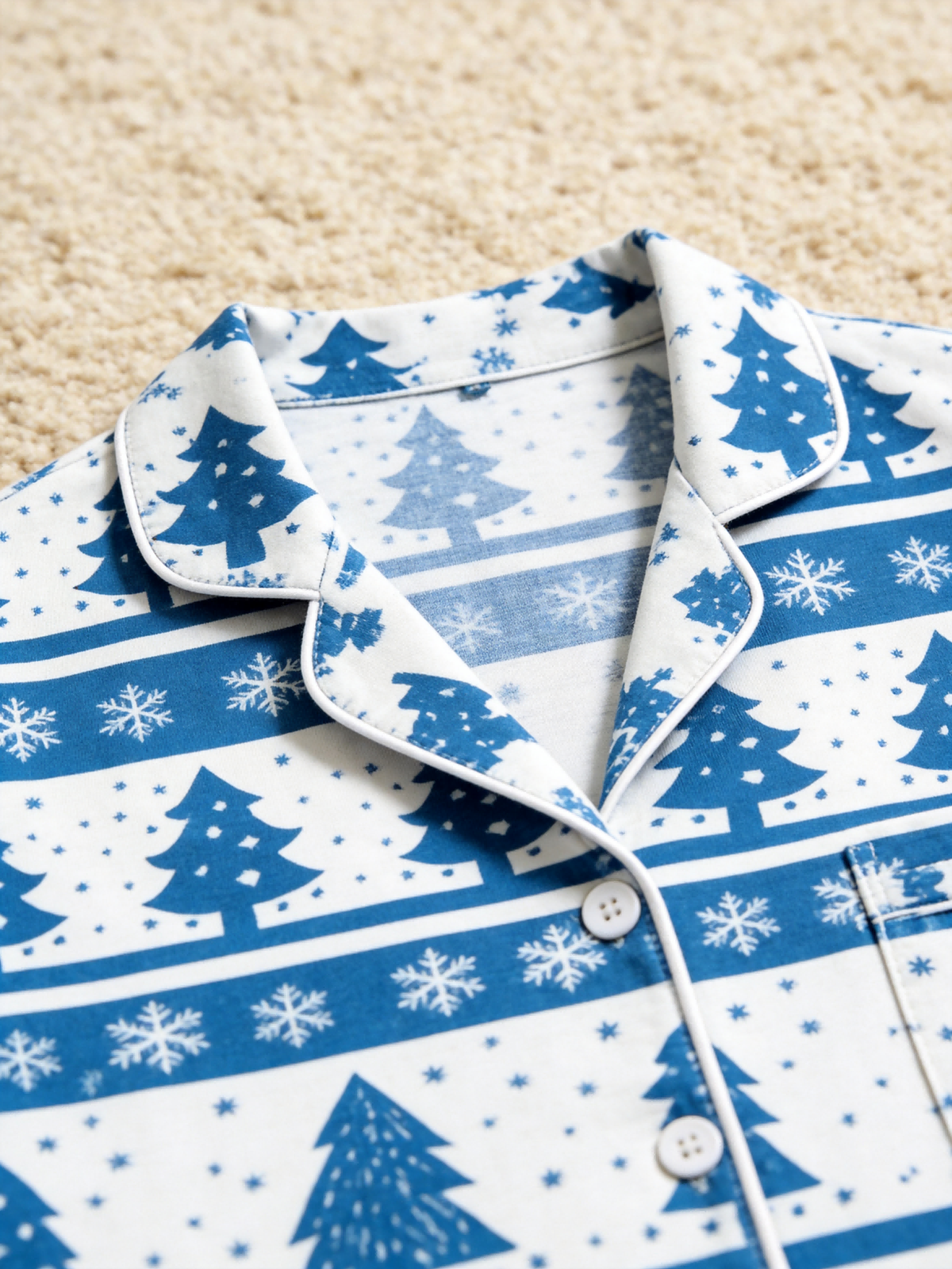 Two-Piece Set Classic Christmas Tree and Snowflakes Print Couple Christmas Pajamas