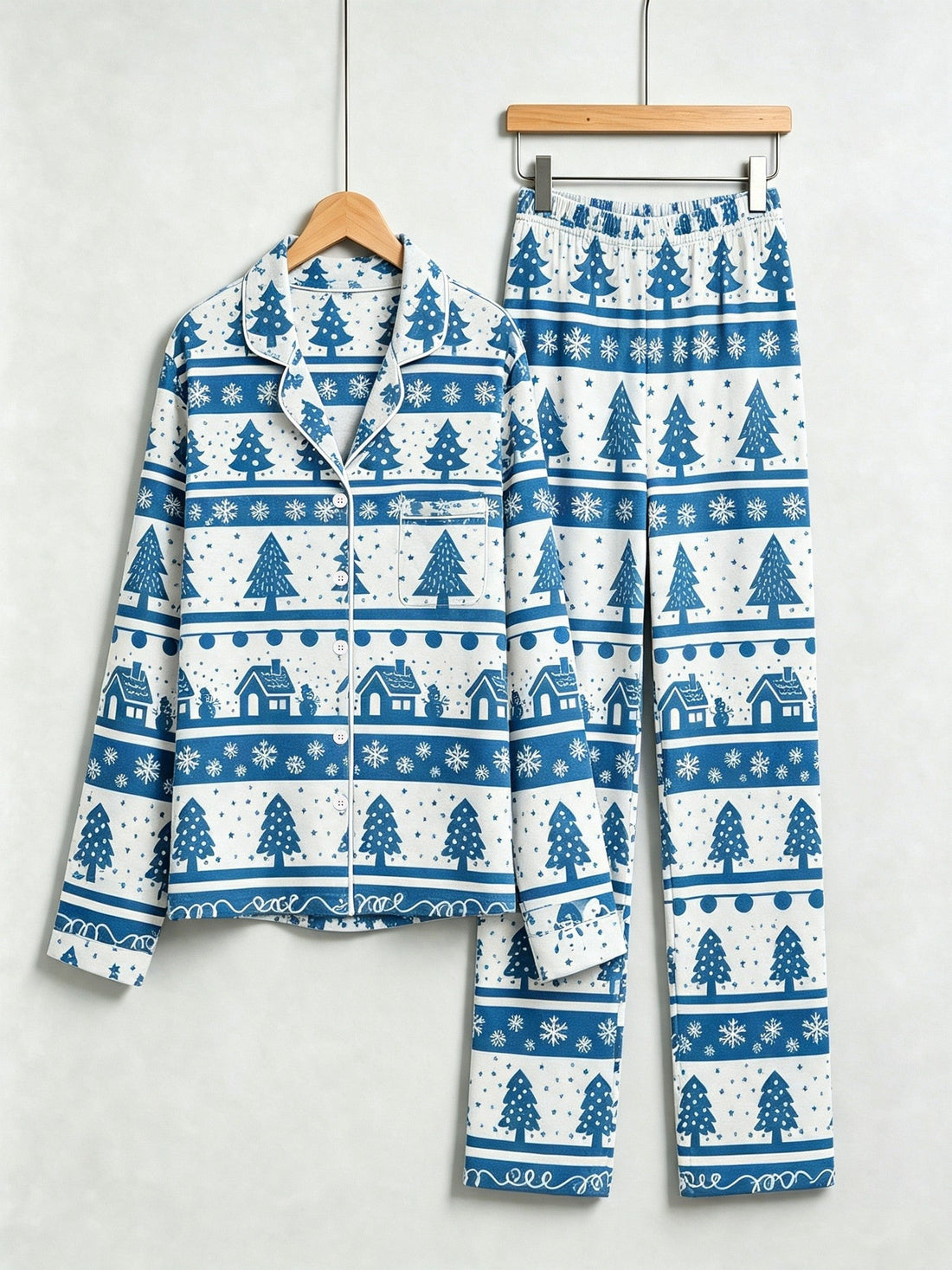 Two-Piece Set Classic Christmas Tree and Snowflakes Print Couple Christmas Pajamas